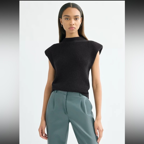 Aritzia Sweaters Aritzia Babaton Hazlitt Black Rib Knit Shoulder